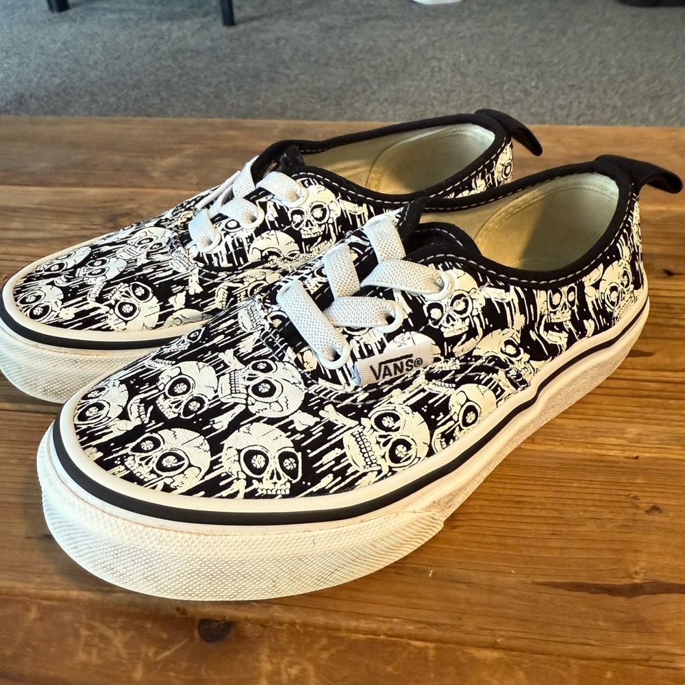 Kids Vans Black & White Glow in the Dark Skulls Elastic Lace Slip Ons Size 12.5